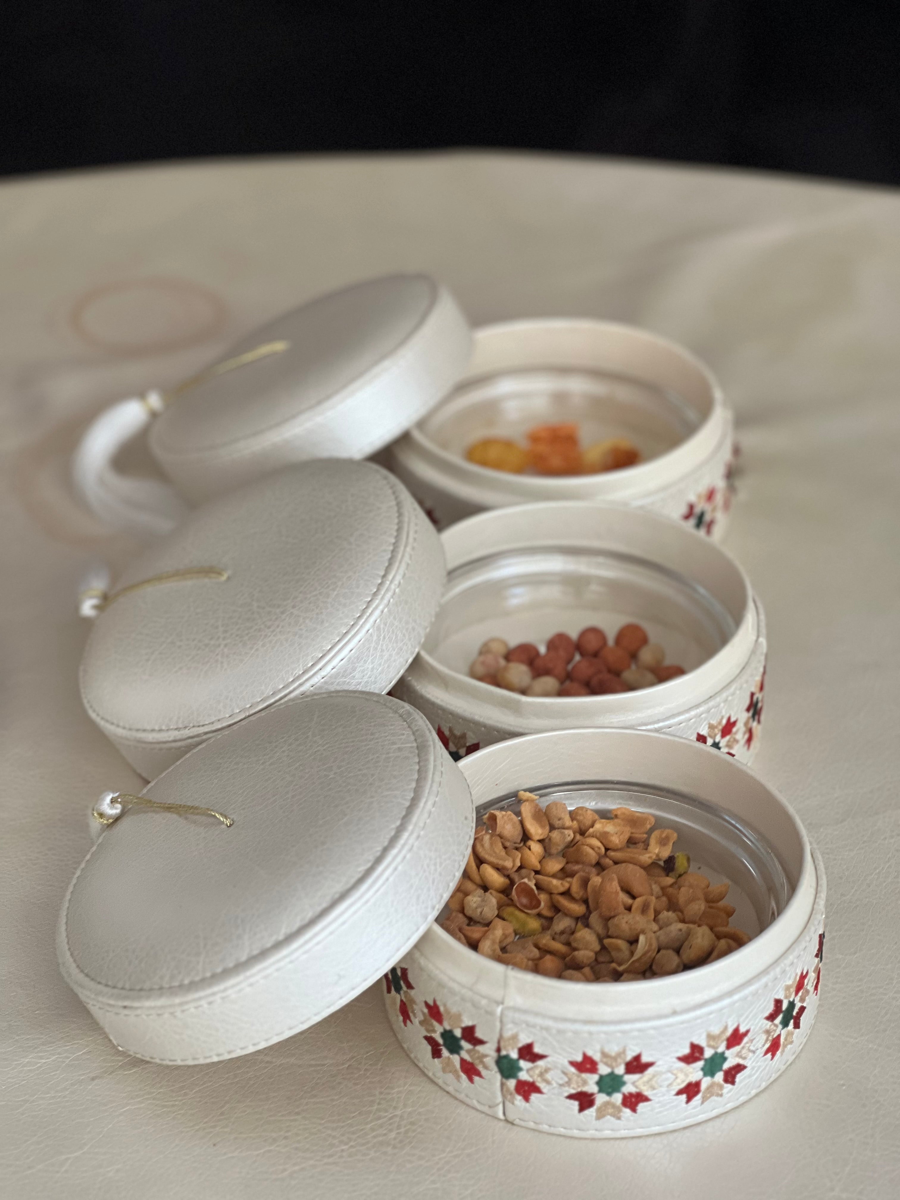 couleur zelija
 Mida tefour /serviettes / tabla / bouteille à eau