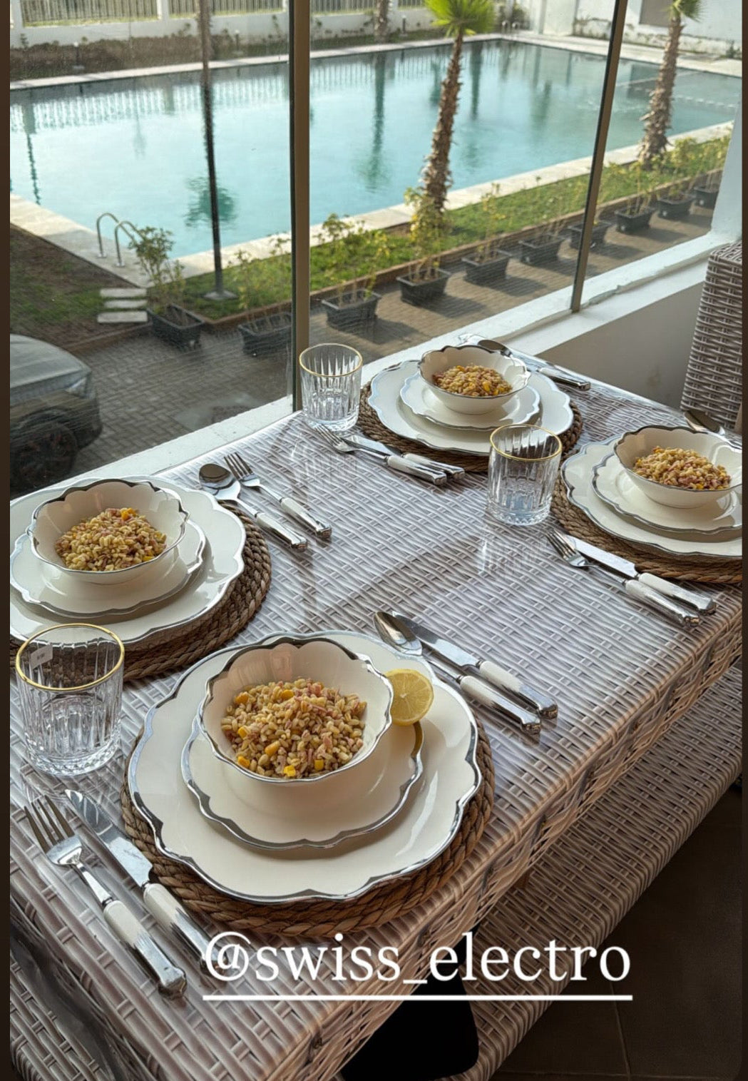 24pcs plate set/24pcs assiettes/blanc avec bordure gris /dinners sets/ Silver /white