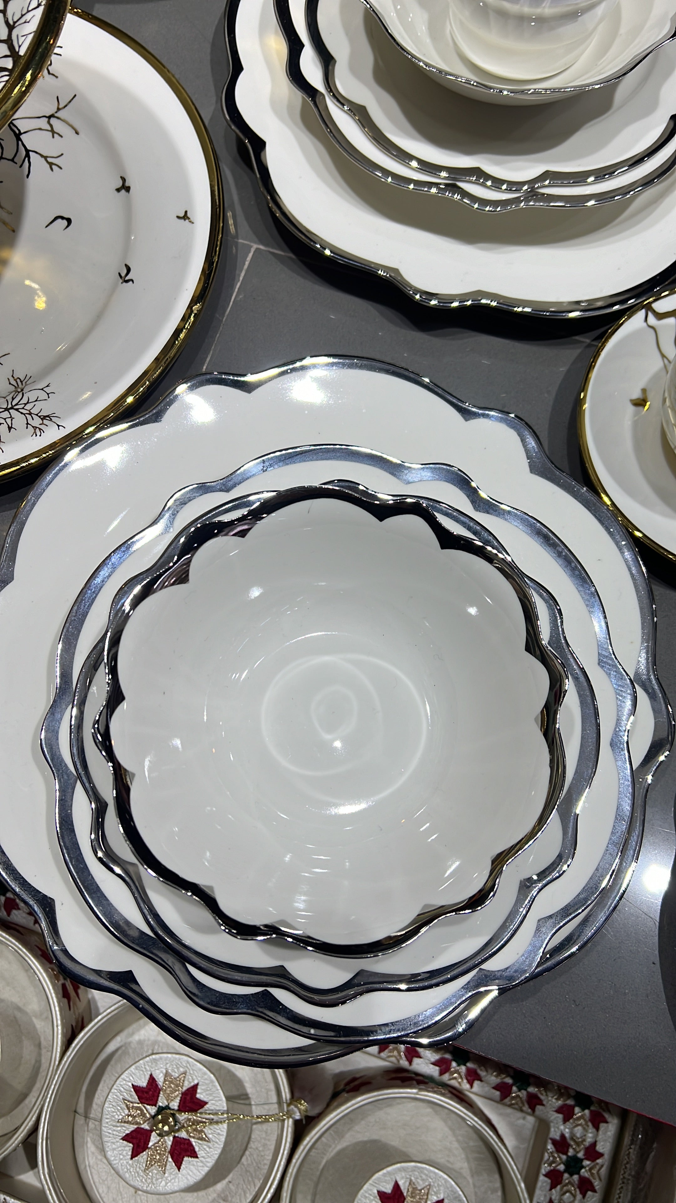 24pcs plate set/24pcs assiettes/blanc avec bordure gris /dinners sets/ Silver /white