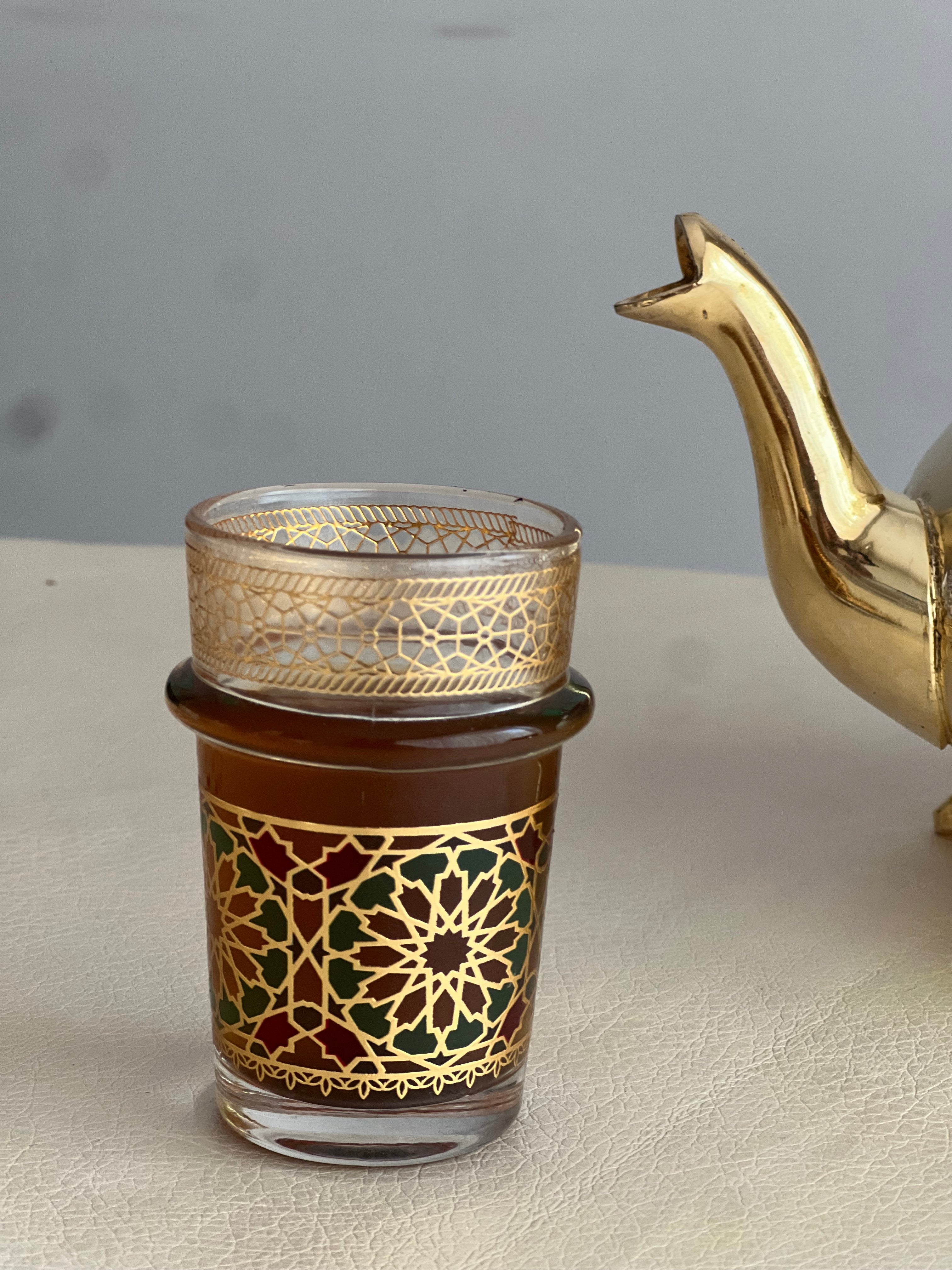 couleur zelija
 Mida tefour /serviettes / tabla / bouteille à eau