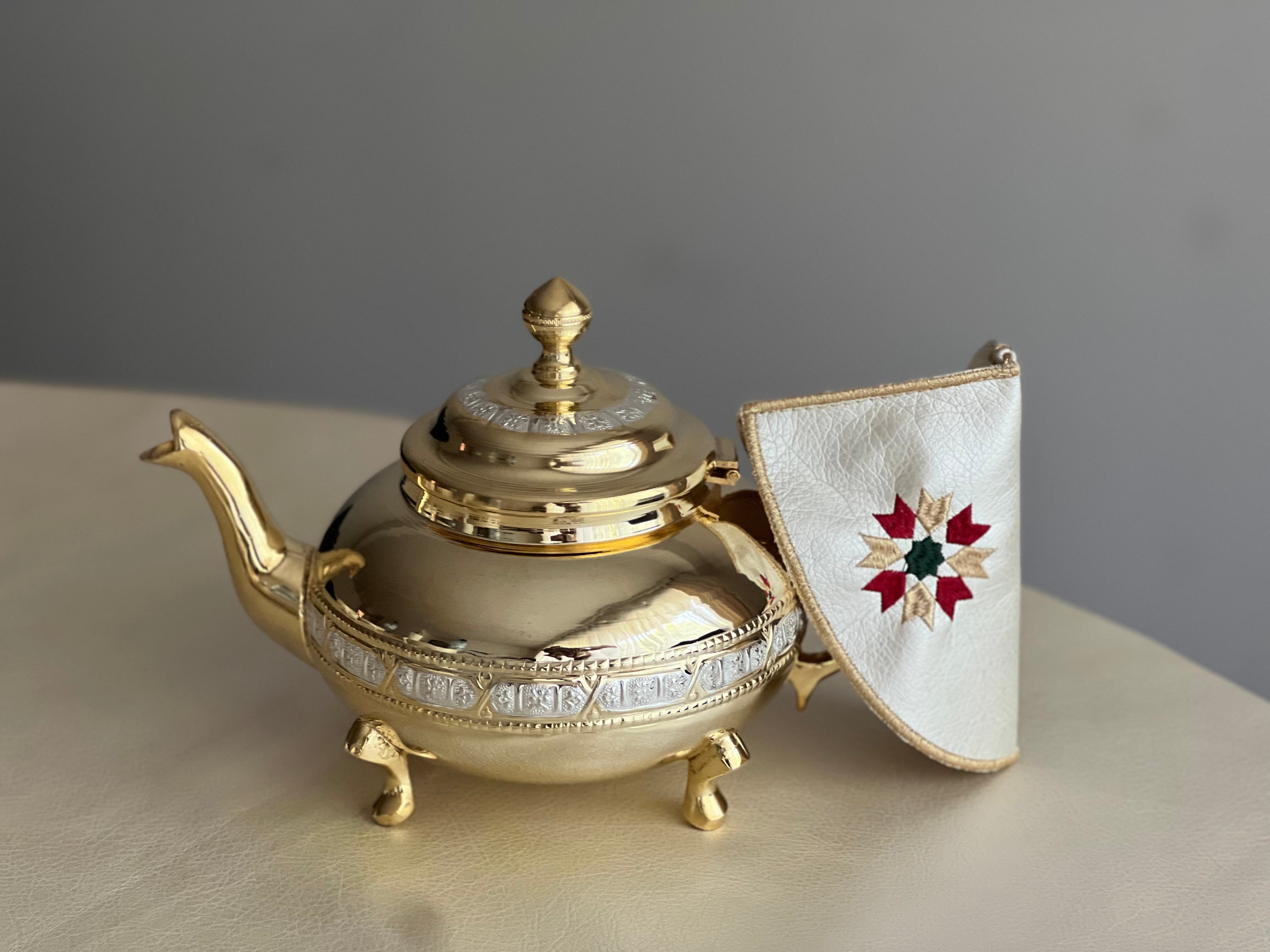 couleur zelija
 Mida tefour /serviettes / tabla / bouteille à eau