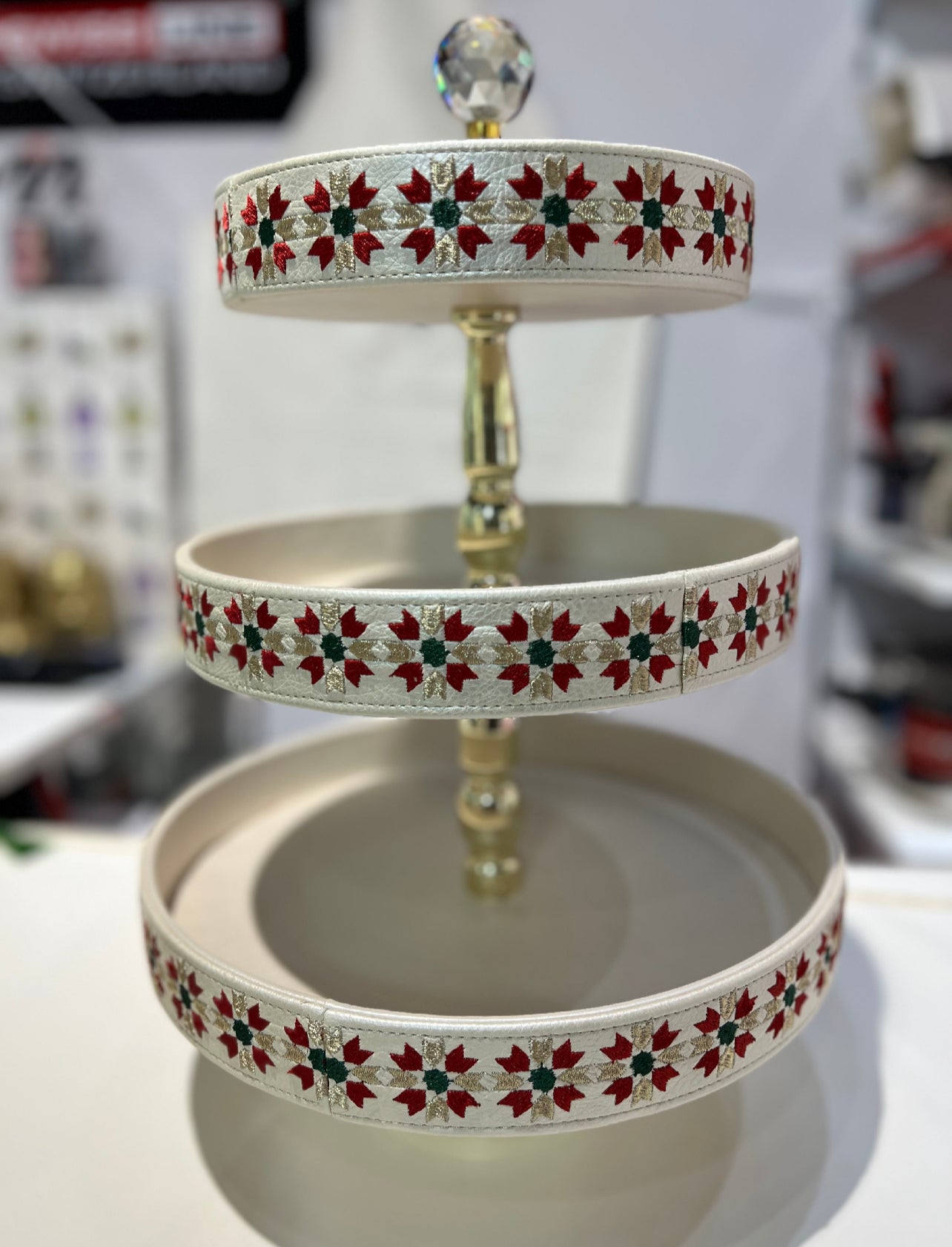 couleur zelija
 Mida tefour /serviettes / tabla / bouteille à eau