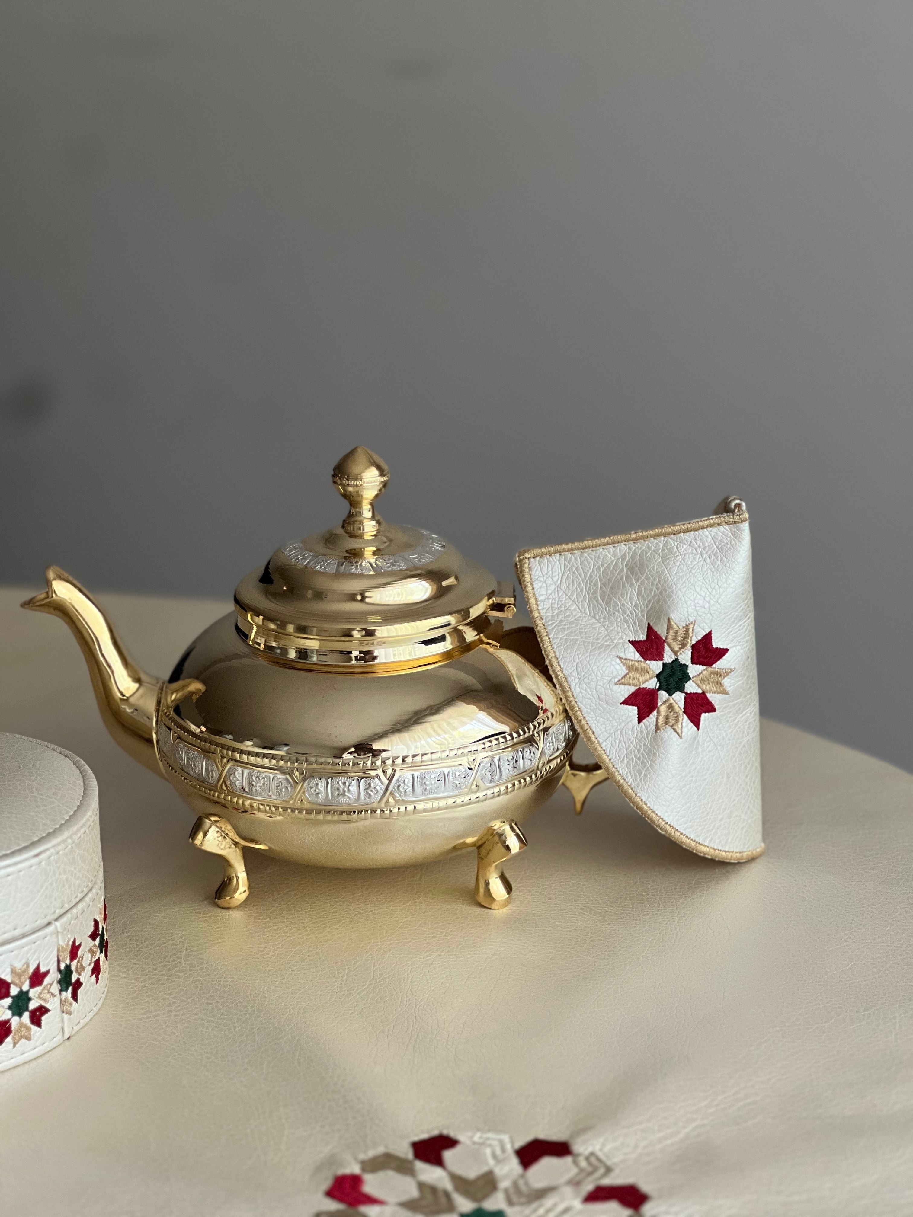 couleur zelija
 Mida tefour /serviettes / tabla / bouteille à eau